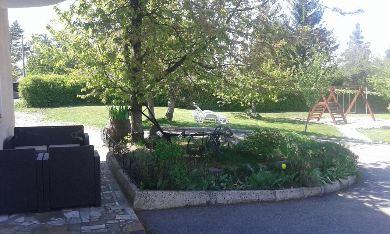 Guest House Surina Rupa Extérieur photo