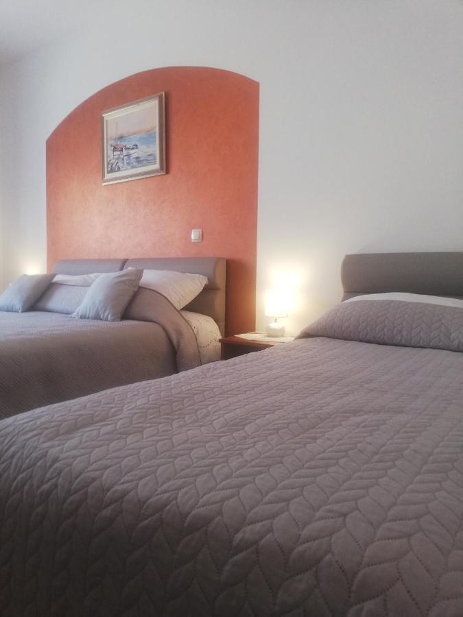 Guest House Surina Rupa Extérieur photo