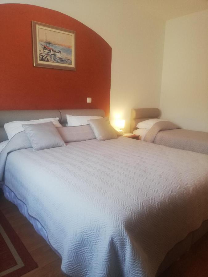 Guest House Surina Rupa Extérieur photo