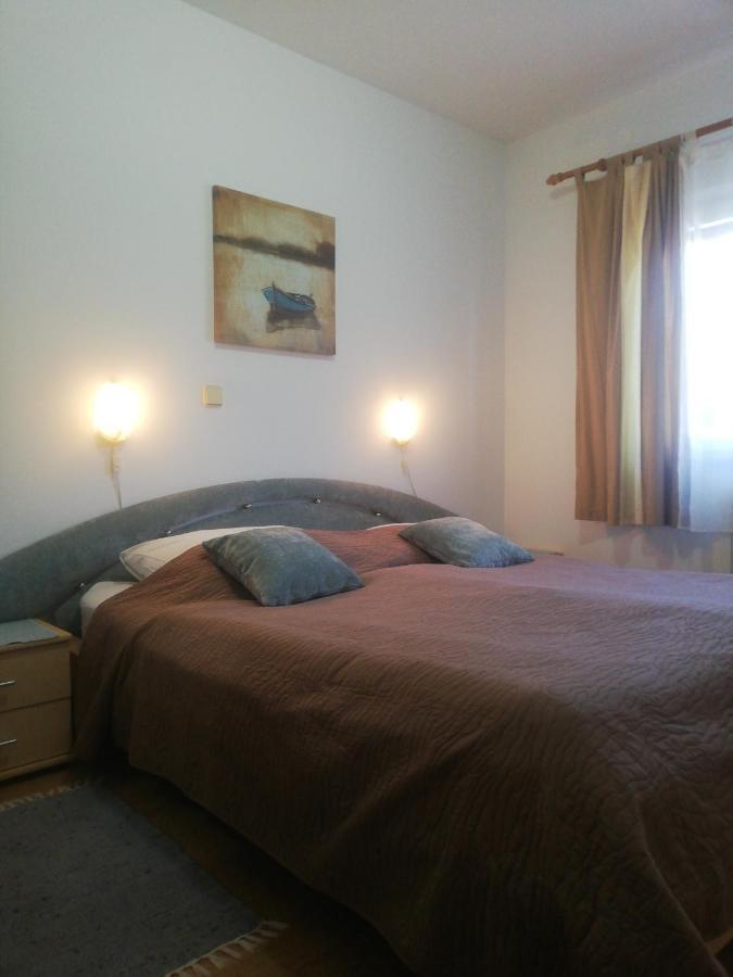 Guest House Surina Rupa Extérieur photo