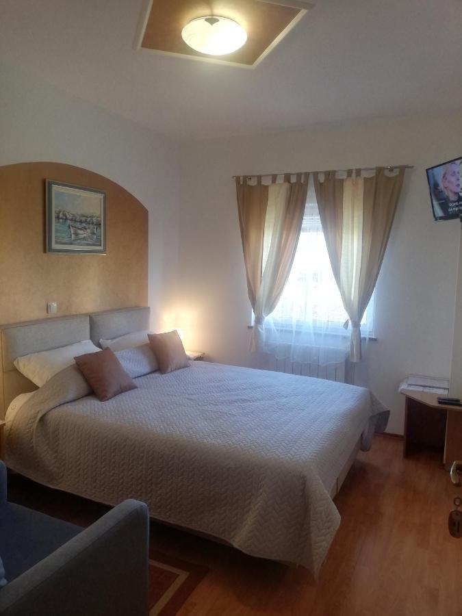 Guest House Surina Rupa Extérieur photo