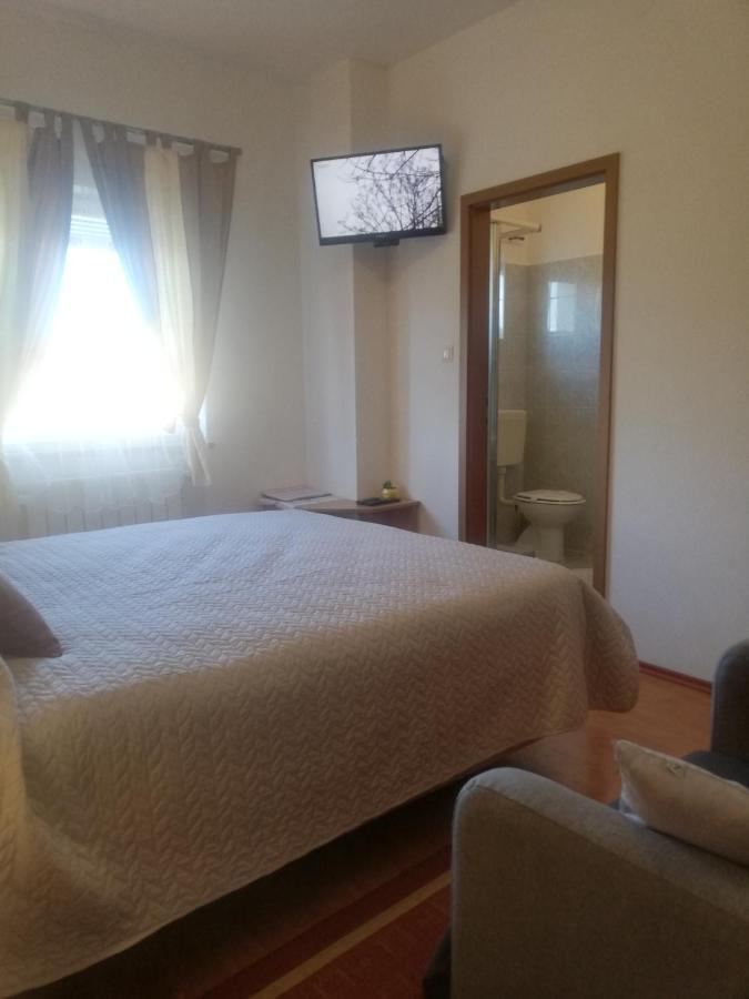 Guest House Surina Rupa Extérieur photo