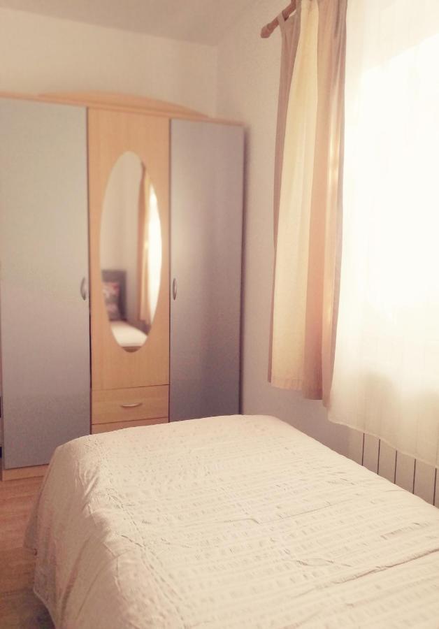 Guest House Surina Rupa Extérieur photo