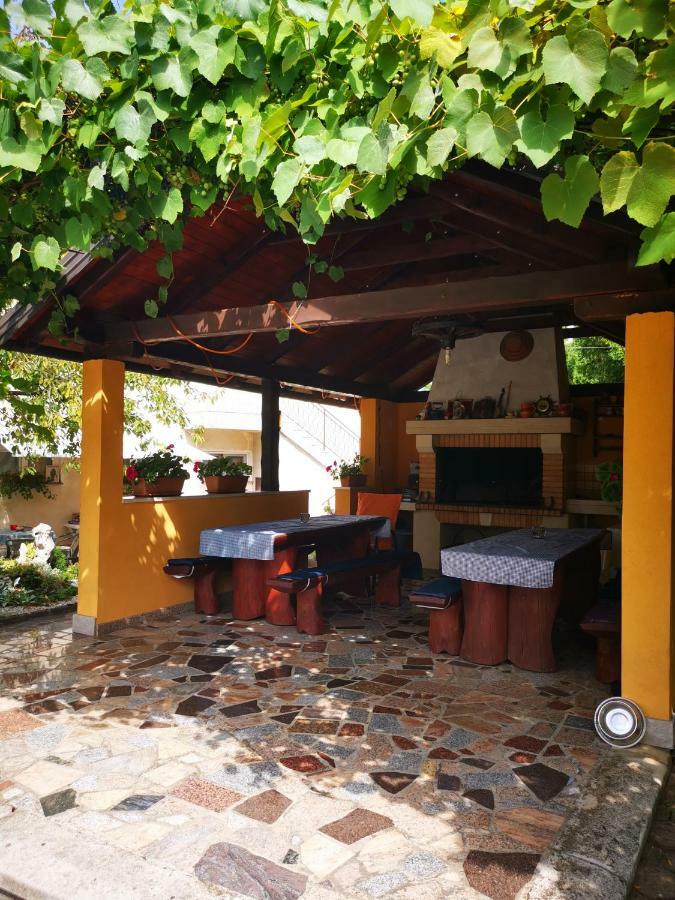 Guest House Surina Rupa Extérieur photo