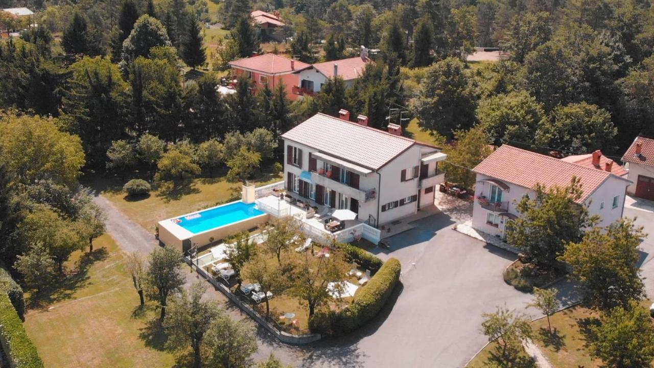 Guest House Surina Rupa Extérieur photo